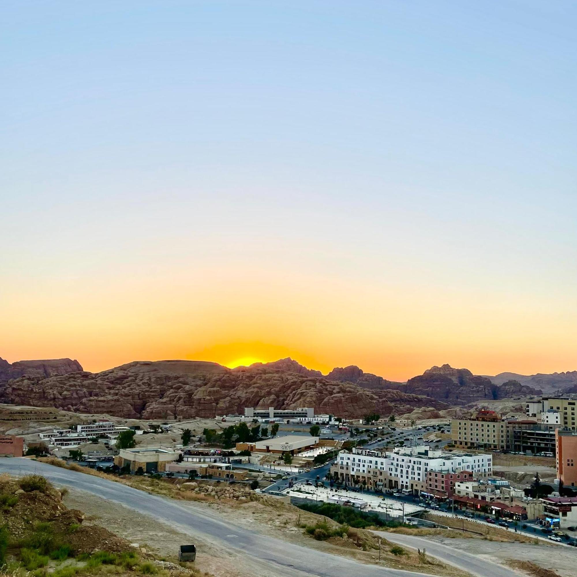 Roadhouse - Petra Hotel Wadi Musa Exterior photo